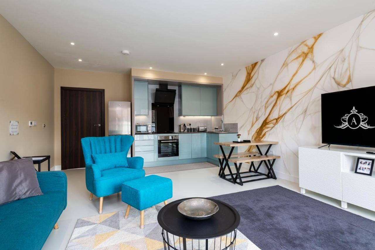 Professional Comfort - Long Stay Deals - Apartment 4 ジリンガム エクステリア 写真